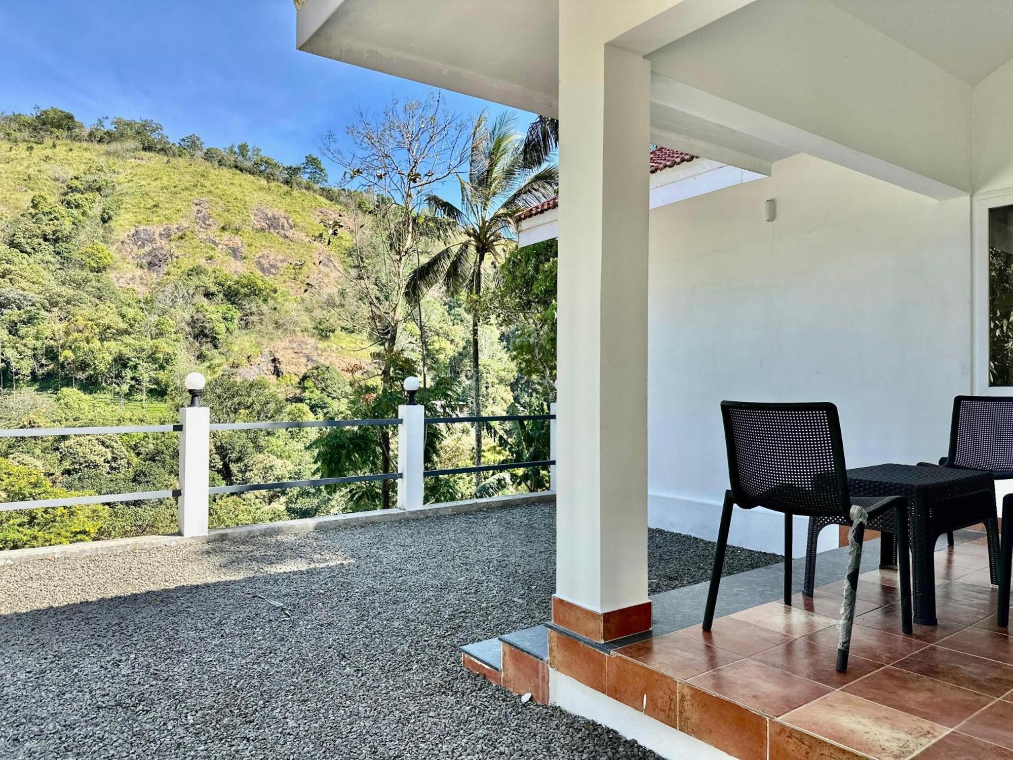 Misty Heights Peermade - Private Mountain Villa Retreat Vandiperiyār Buitenkant foto
