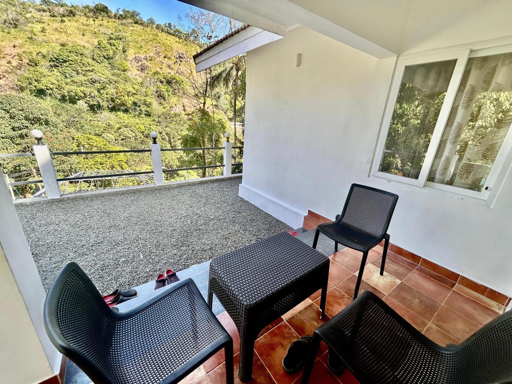 Misty Heights Peermade - Private Mountain Villa Retreat Vandiperiyār Buitenkant foto
