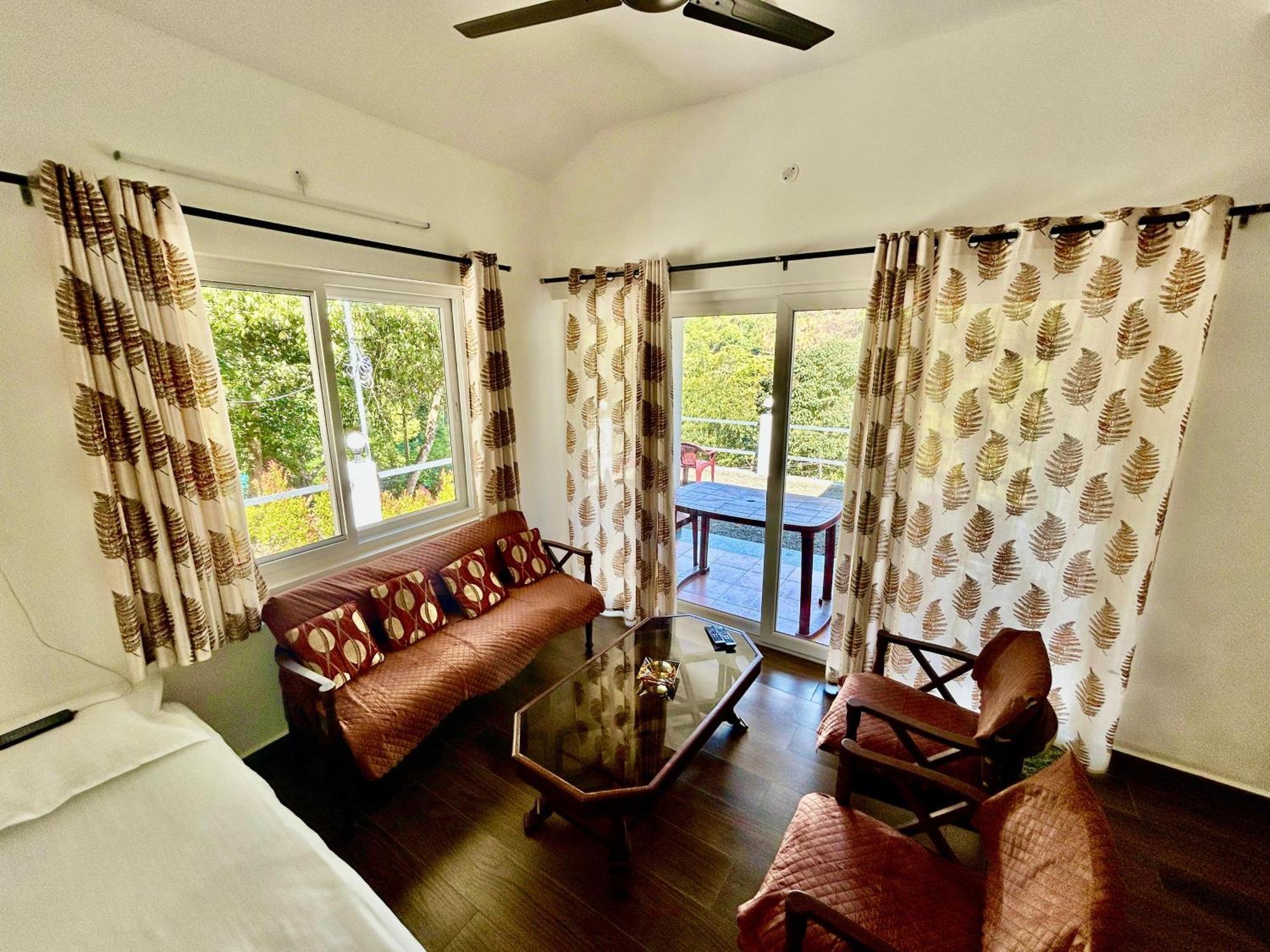 Misty Heights Peermade - Private Mountain Villa Retreat Vandiperiyār Buitenkant foto