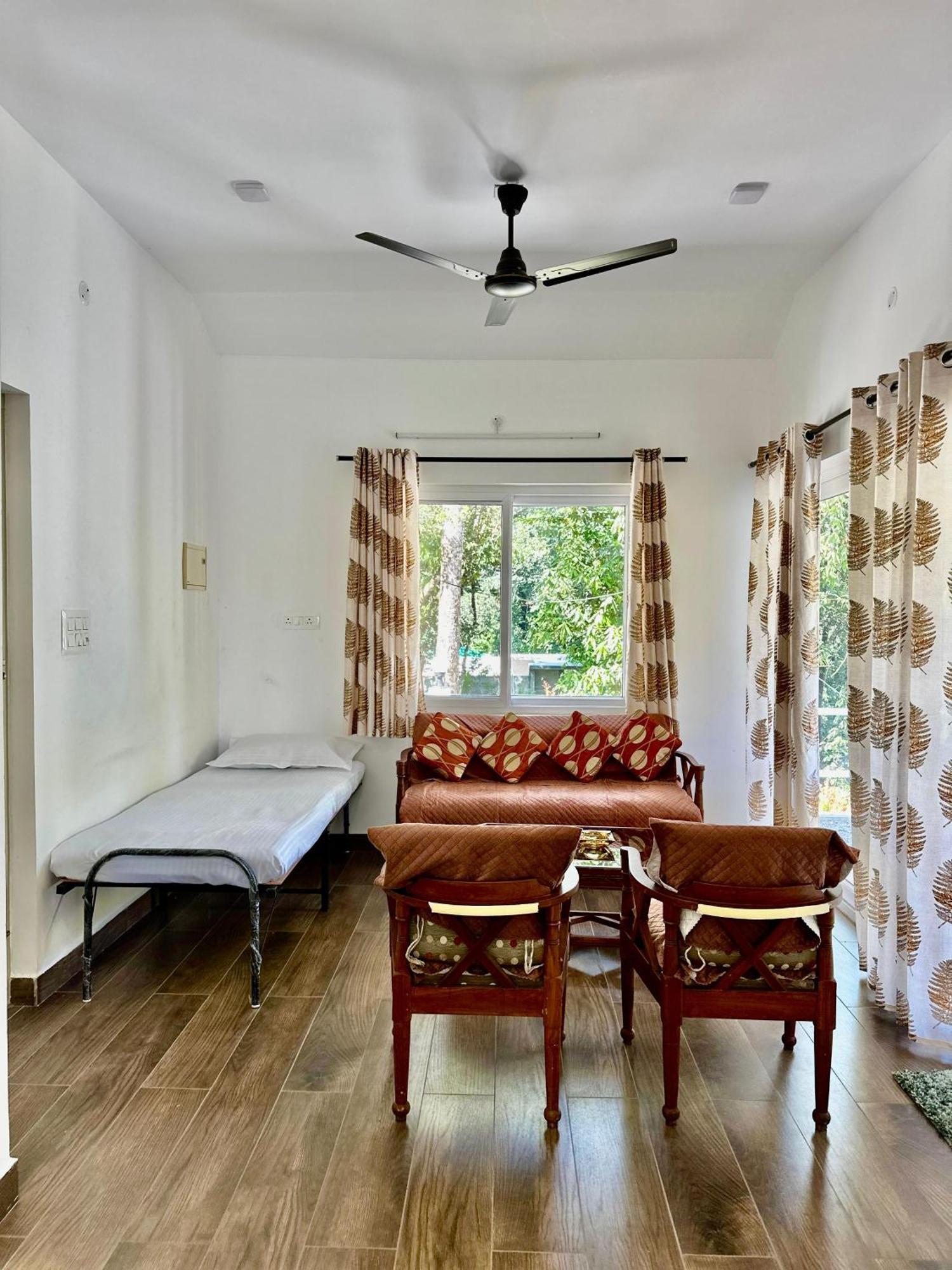 Misty Heights Peermade - Private Mountain Villa Retreat Vandiperiyār Buitenkant foto